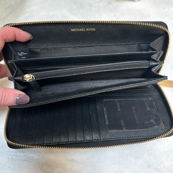 Michael Kors Saffiano Leather Large Continental Wallet - Picture 3 of 3